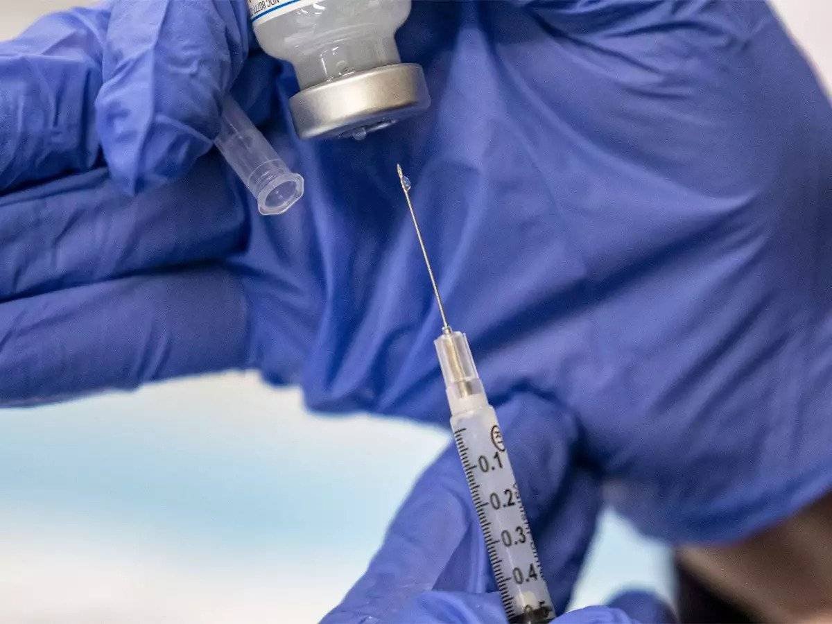 CREDAI Announces Free Vaccination Drive for 2.5 Cr Construction Workers Across India