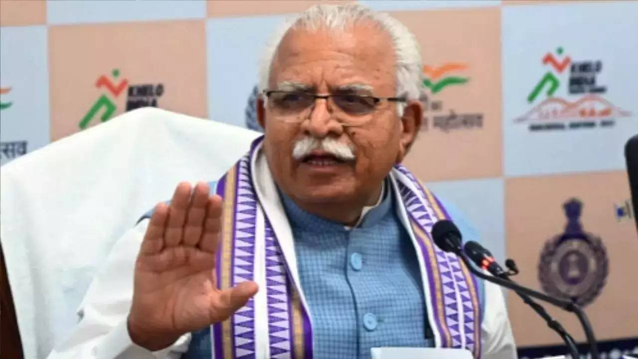 Ready to offer 30 acres to shift Kherki toll Khattar to Gadkari